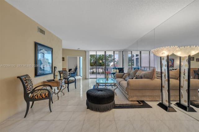 20281 E Country Club Dr # 305, Aventura FL 33180 - Aventura, FL - Photo 2