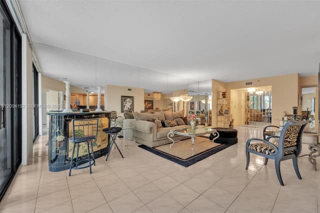 20281 E Country Club Dr # 305, Aventura FL 33180 - Aventura, FL - Photo 4