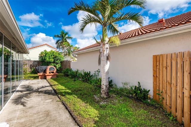 12519 NW 10th Ct, Sunrise FL 33323 - Sunrise, FL - Photo 5