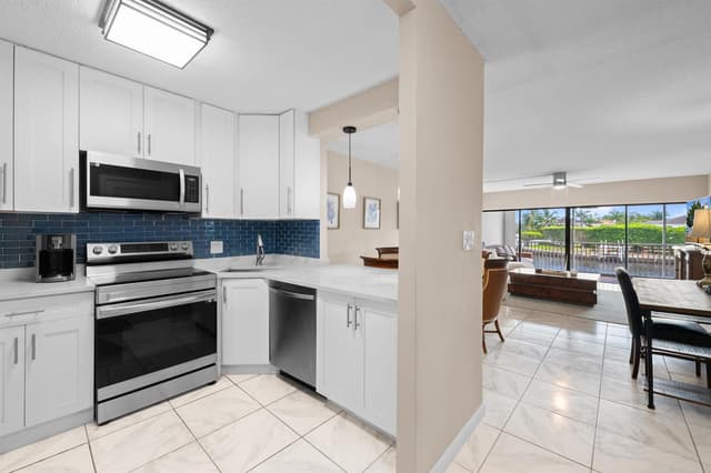 390 N FEDERAL Highway # 202, Deerfield Beach FL 33441 - Deerfield Beach, FL - Photo 5