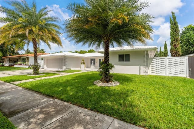 6951 S Miami Lakeway S, Miami Lakes FL 33014 - Miami Lakes, FL - Photo 3