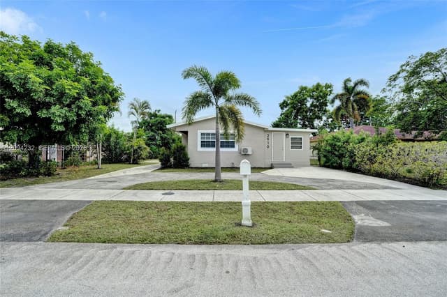 2910 NW 25th St, Fort Lauderdale FL 33311 - Fort Lauderdale, FL - Photo 2