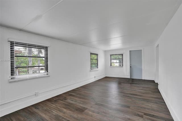 2910 NW 25th St, Fort Lauderdale FL 33311 - Fort Lauderdale, FL - Photo 7