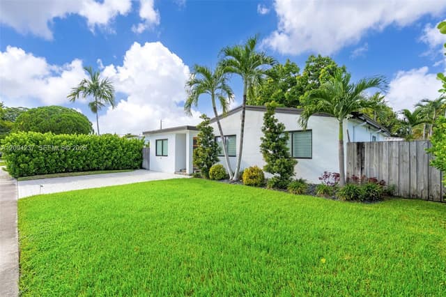 6021 SW 17th St, Miami FL 33155 - Miami, FL - Photo 2
