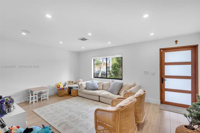 6021 SW 17th St, Miami FL 33155 - Miami, FL - Photo 5