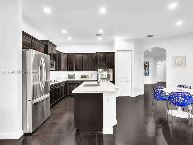 3557 NW 87th Ave, Hollywood FL 33024 - Hollywood, FL - Photo 6