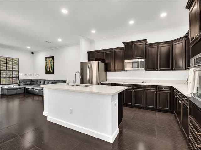 3557 NW 87th Ave, Hollywood FL 33024 - Hollywood, FL - Photo 5
