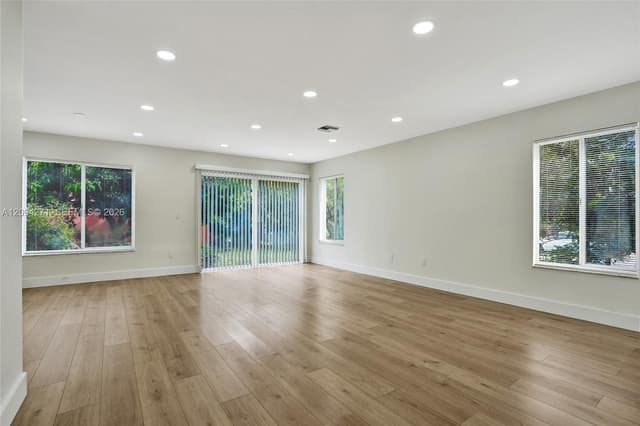 8741 SW 10th St, Pembroke Pines FL 33025 - Pembroke Pines, FL - Photo 5