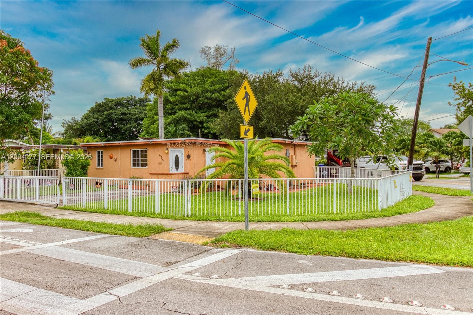 625 Columbus Pkwy, Hollywood FL 33021 - Hollywood, FL - Photo 1