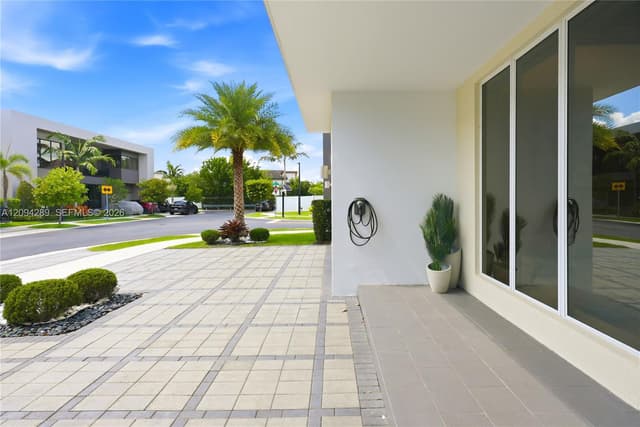 7525 NW 103rd Pl, Doral FL 33178 - Doral, FL - Photo 6
