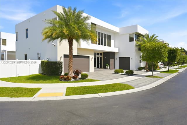 7525 NW 103rd Pl, Doral FL 33178 - Doral, FL - Photo 5