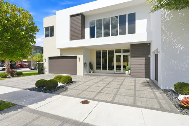 7525 NW 103rd Pl, Doral FL 33178 - Doral, FL - Photo 4
