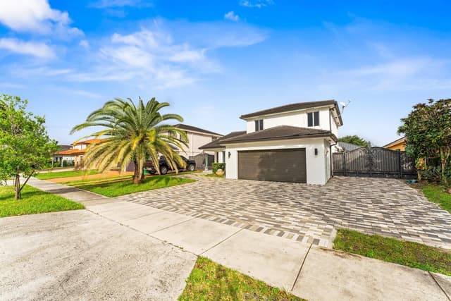 15015 NW 88th Court, Miami Lakes FL 33018 - Miami Lakes, FL - Photo 3