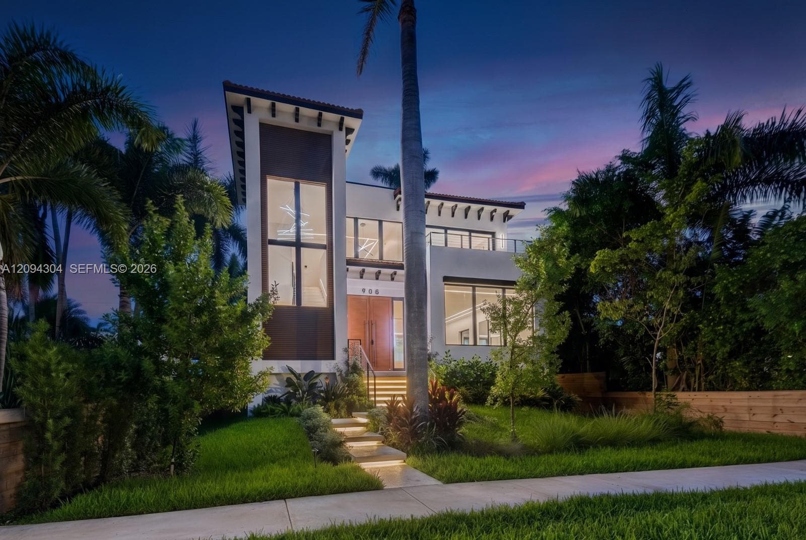 908 Tyler St, Hollywood FL 33019 - Hollywood, FL - Photo 1