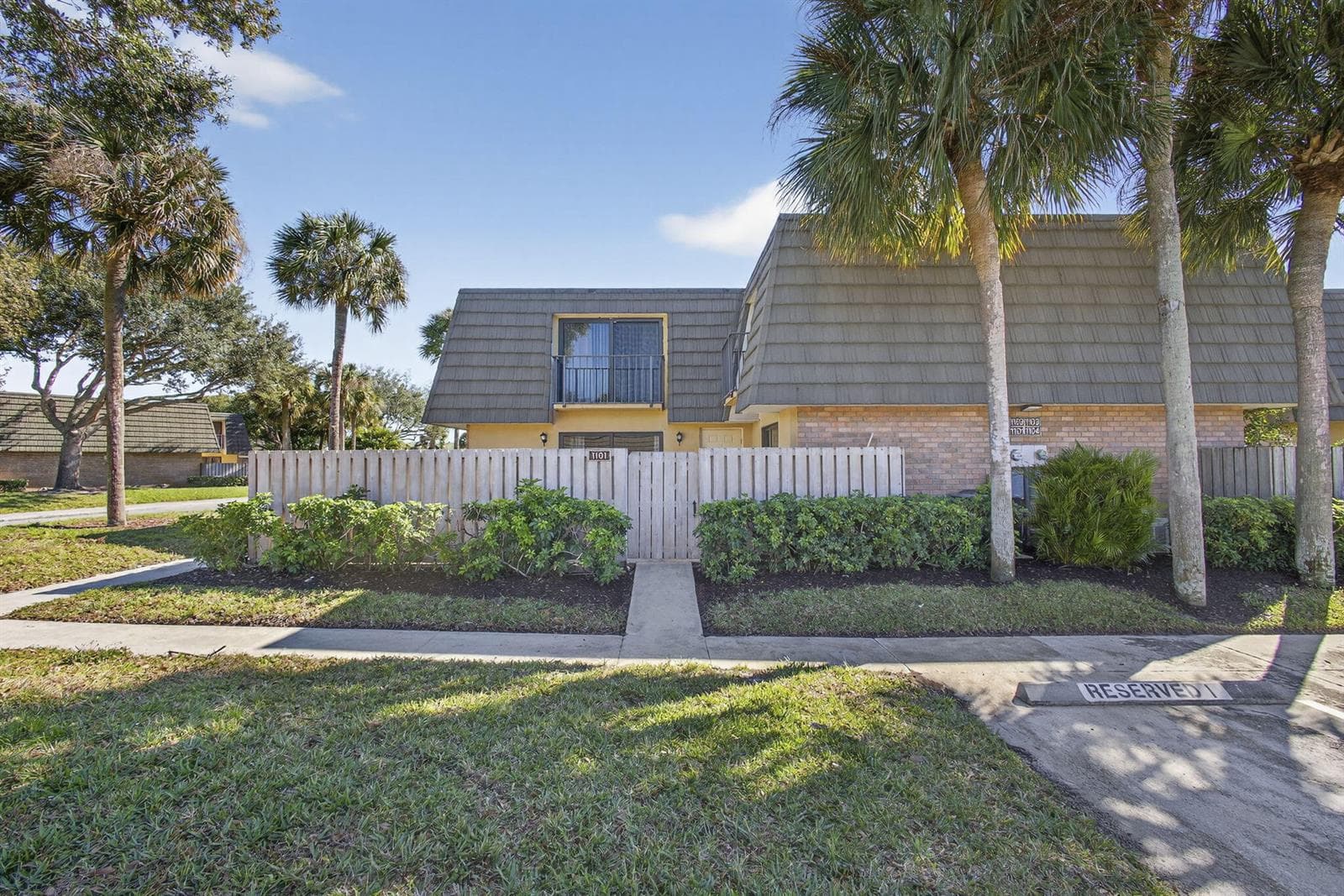 1101 11TH Way, West Palm Beach FL 33407 - West Palm Beach, FL - Photo 1