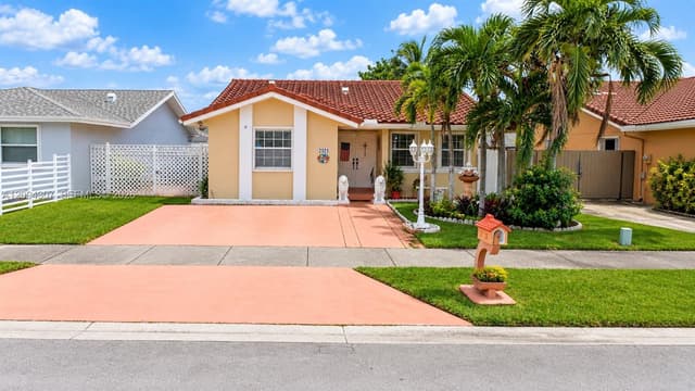 2421 SW 142nd Pl, Miami FL 33175 - Miami, FL - Photo 2