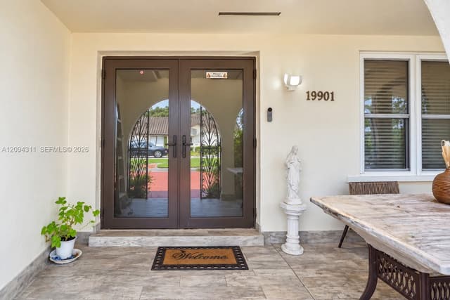 19901 Highland Lakes Blvd, Miami FL 33179 - Miami, FL - Photo 7