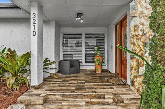3210 Medinah Circle E, Lake Worth FL 33467 - Lake Worth, FL - Photo 6