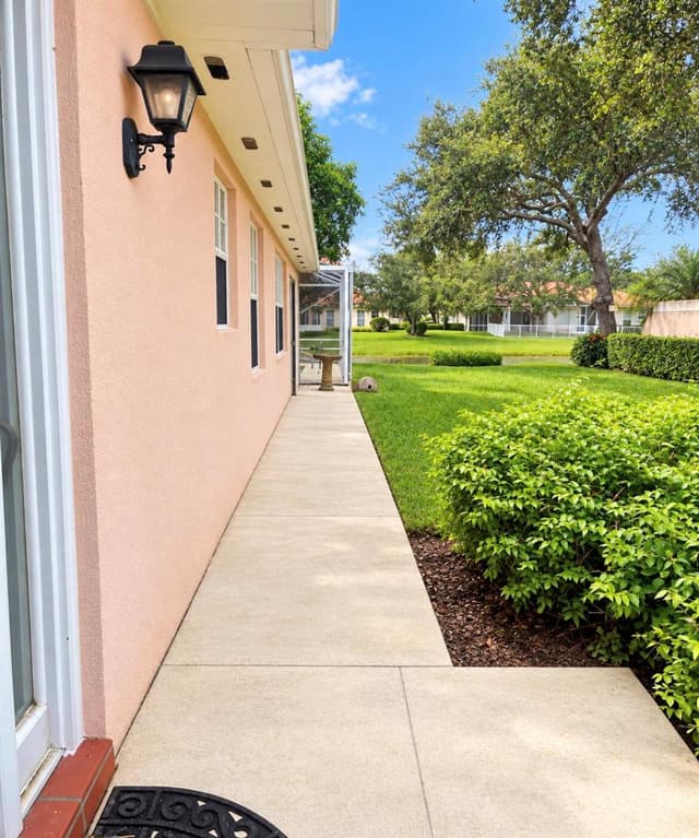 7174 Grassy Bay Drive, West Palm Beach FL 33411 - West Palm Beach, FL - Photo 5
