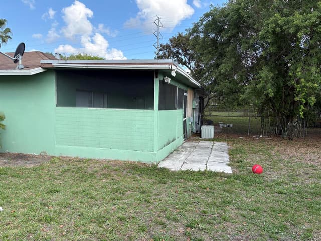 5954 BAHAMA Court, West Palm Beach FL 33407 - West Palm Beach, FL - Photo 6