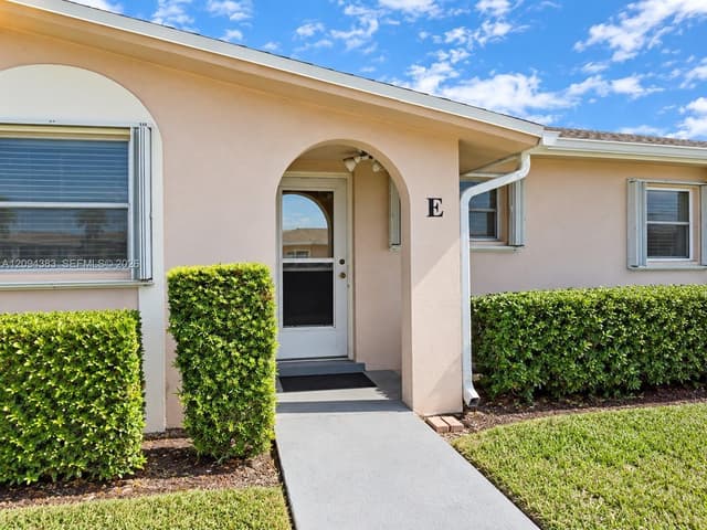 2784 Dudley Dr, West Palm Beach FL 33415 - West Palm Beach, FL - Photo 2