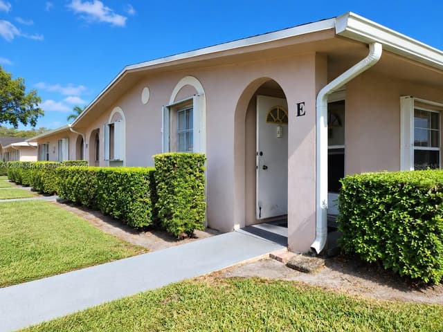 2784 Dudley Dr, West Palm Beach FL 33415 - West Palm Beach, FL - Photo 3