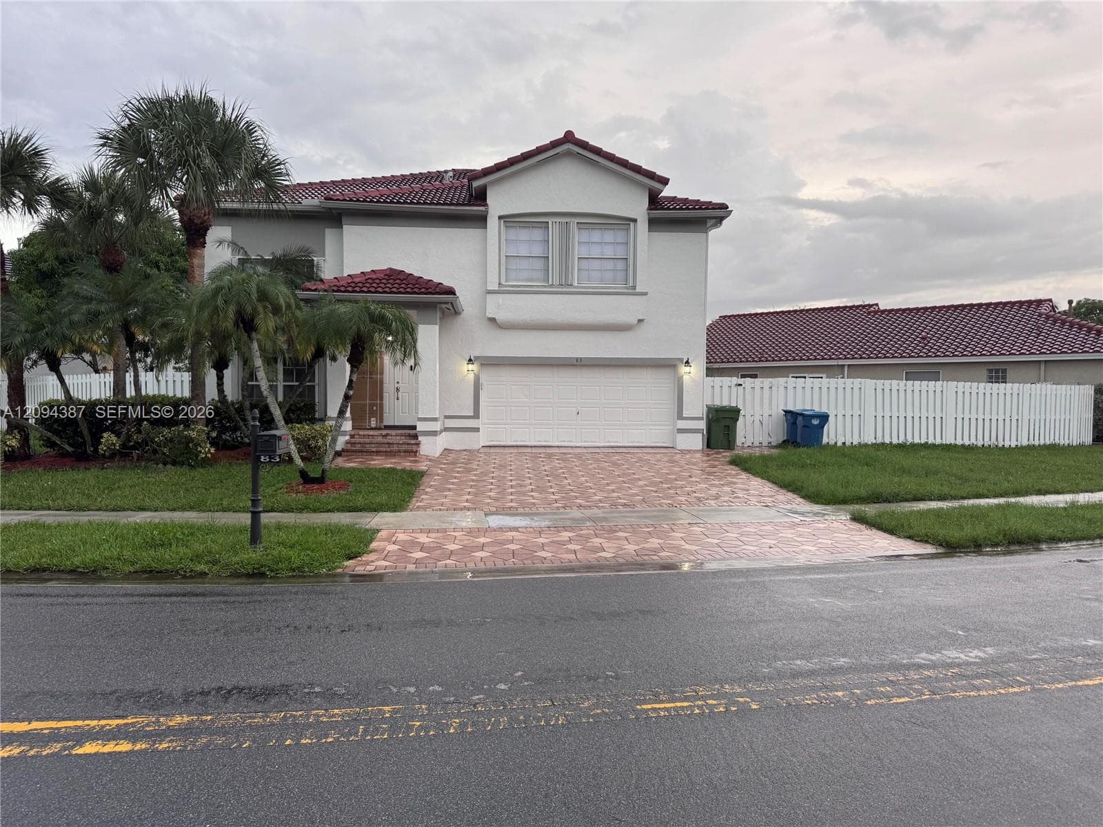 83 Gables Blvd, Weston FL 33326 - Weston, FL - Photo 1