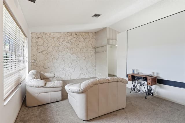 653 NW 100 Ln, Coral Springs FL 33071 - Coral Springs, FL - Photo 3