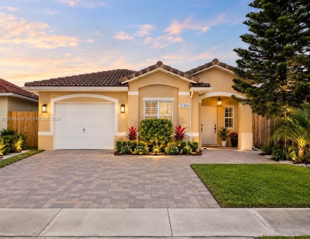 21524 SW 89th Path, Cutler Bay FL 33189