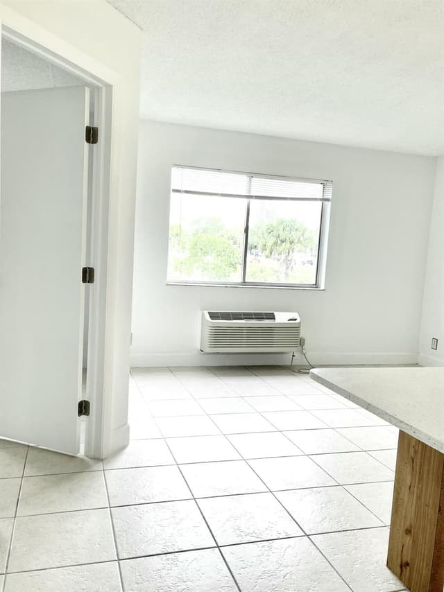 3822 N University Drive, Coral Springs FL 33065 - Coral Springs, FL - Photo 2