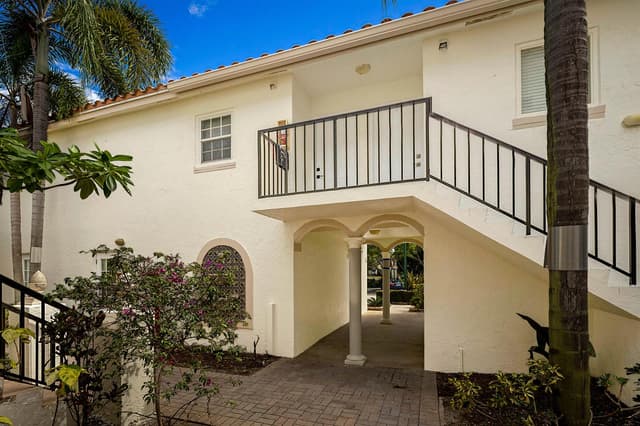 1105 Lake Shore Drive # 205, Lake Park FL 33403 - Lake Park, FL - Photo 2