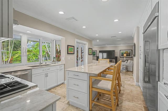 16140 SW 74th Pl, Palmetto Bay FL 33157 - Palmetto Bay, FL - Photo 5