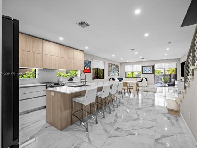 307 SW 10th St, Fort Lauderdale FL 33315 - Fort Lauderdale, FL - Photo 7