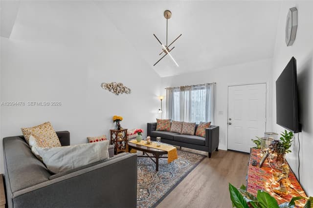 460 NE 211th Ter, Miami FL 33179 - Miami, FL - Photo 4