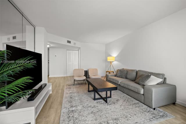16565 NE 26th Ave # 4D, North Miami Beach FL 33160 - North Miami Beach, FL - Photo 3