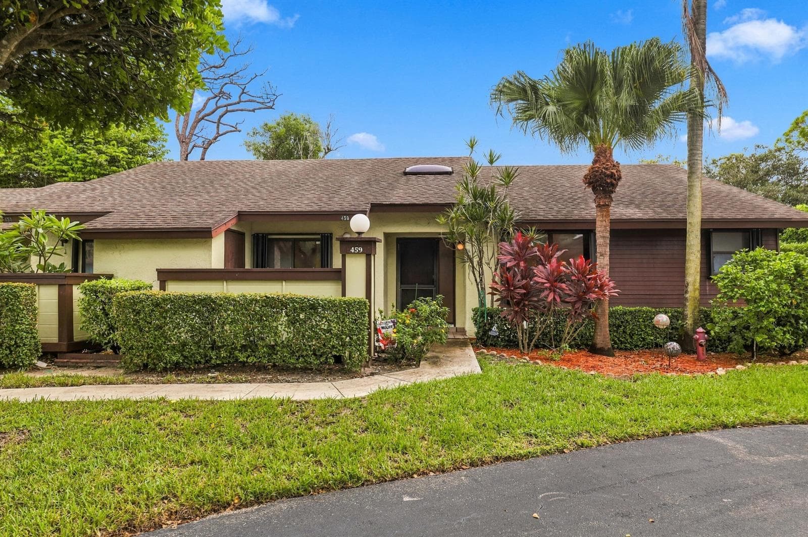 459 KNOLLWOOD Court # 459, Royal Palm Beach FL 33411