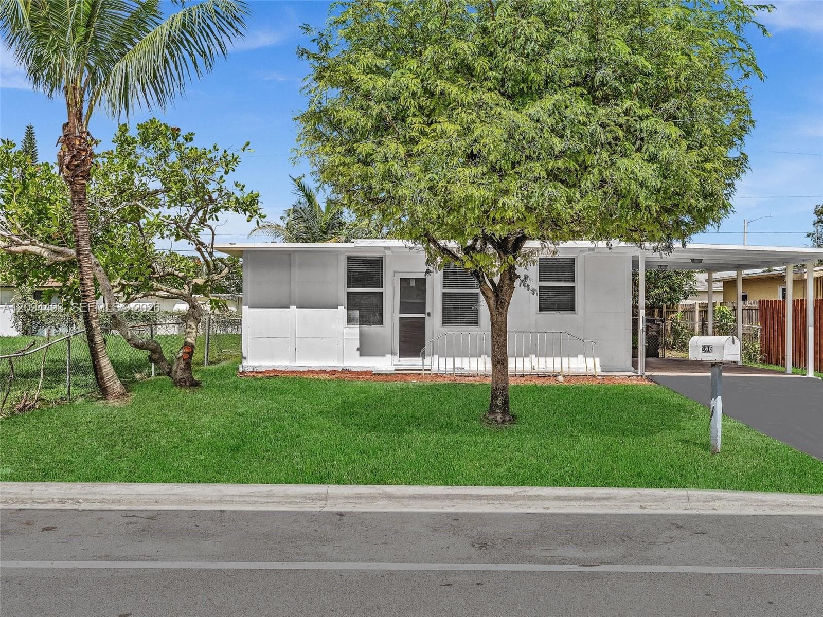2805 NW 7th Ct, Fort Lauderdale FL 33311 - Fort Lauderdale, FL - Photo 1