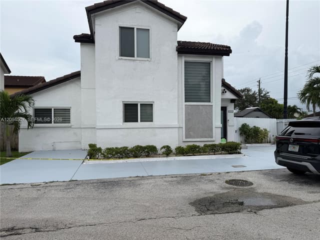 12694 NW 8th Trl, Miami FL 33182 - Miami, FL - Photo 2