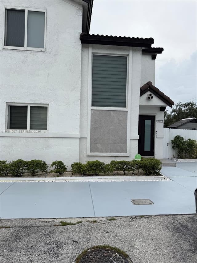 12694 NW 8th Trl, Miami FL 33182 - Miami, FL - Photo 3