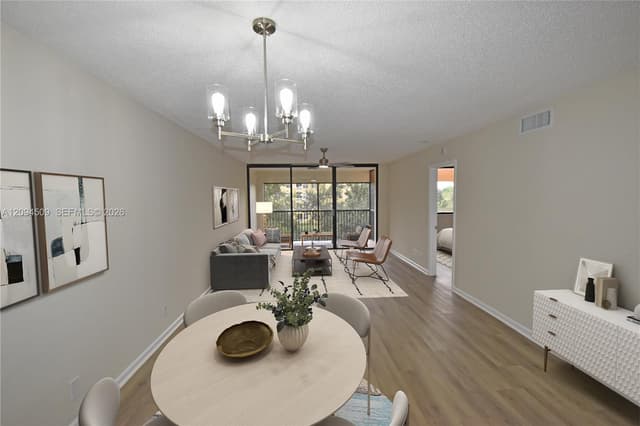 8592 W Sunrise Blvd # 303, Plantation FL 33322 - Plantation, FL - Photo 3