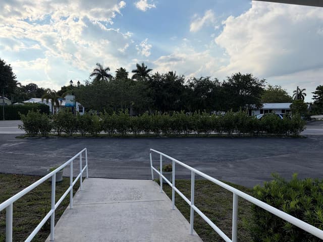 202 Palm Court, Delray Beach FL 33444 - Delray Beach, FL - Photo 3