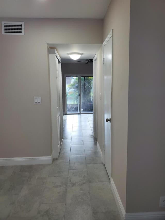 1375 SEAVIEW, North Lauderdale FL 33068 - North Lauderdale, FL - Photo 5
