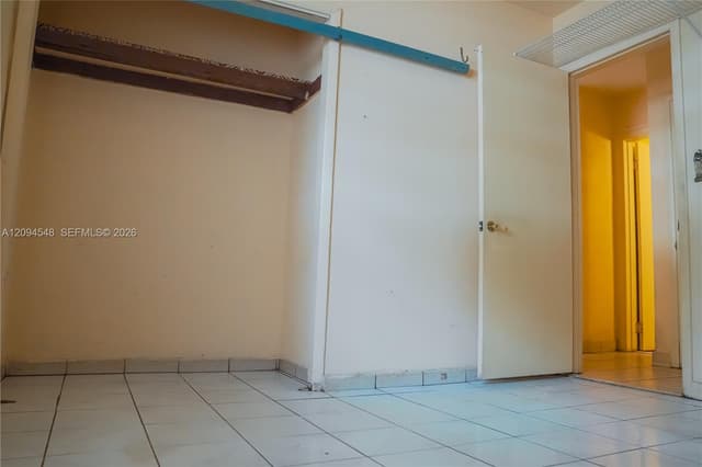 1230 W 35th St, Hialeah FL 33012 - Hialeah, FL - Photo 6