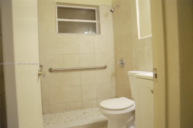 1230 W 35th St, Hialeah FL 33012 - Hialeah, FL - Photo 3