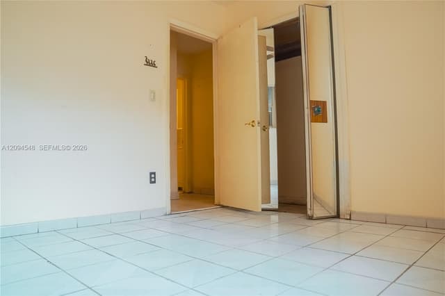 1230 W 35th St, Hialeah FL 33012 - Hialeah, FL - Photo 4
