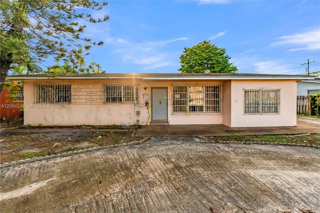 4730 W 8th Ave, Hialeah FL 33012 - Hialeah, FL - Photo 4