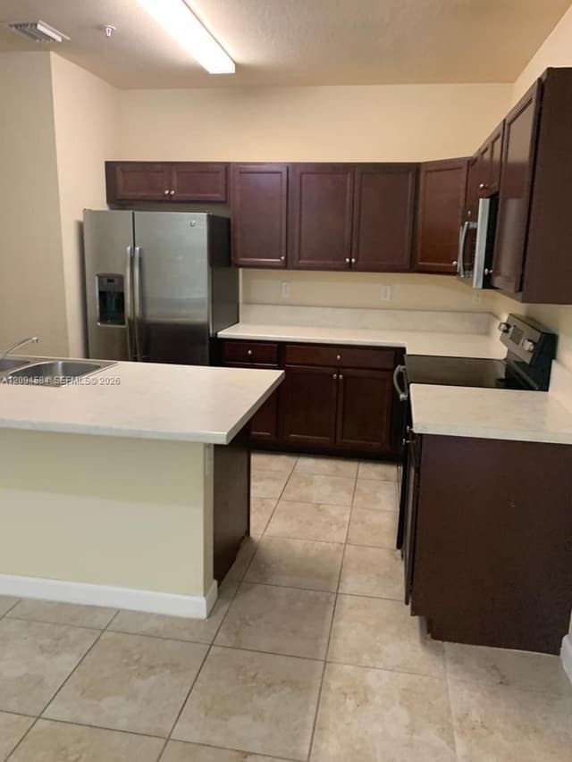 142 SE 28th Ter # 10, Homestead FL 33033 - Homestead, FL - Photo 2