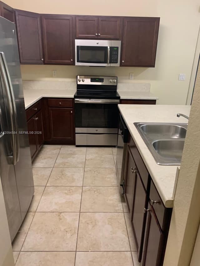 142 SE 28th Ter # 10, Homestead FL 33033 - Homestead, FL - Photo 6