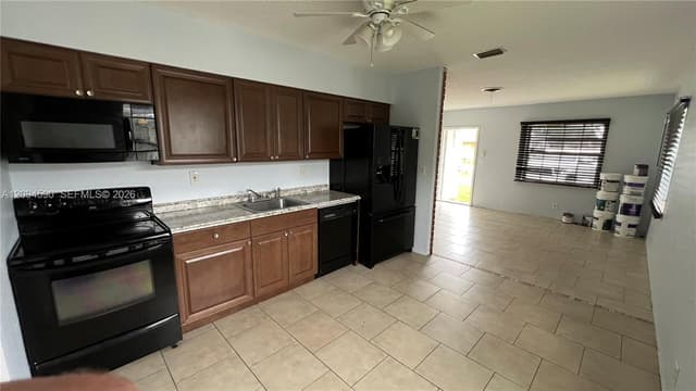 6021 SW 36th Ct #E & W, Miramar FL 33023 - Miramar, FL - Photo 2