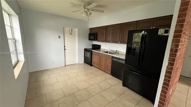 6021 SW 36th Ct #E & W, Miramar FL 33023 - Miramar, FL - Photo 3